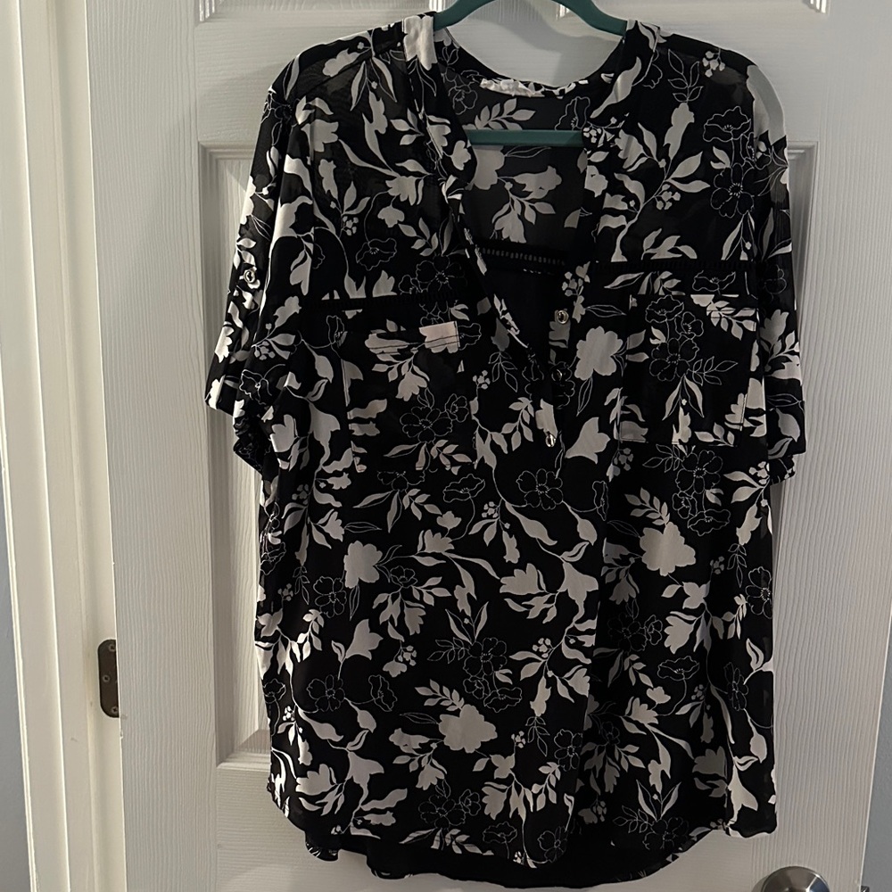 Siren Lily Black and White Floral Blouse